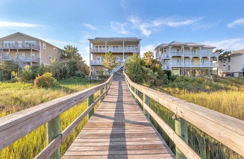 Oak Island Casa | Marsh Madness by Oak Island Accommodations