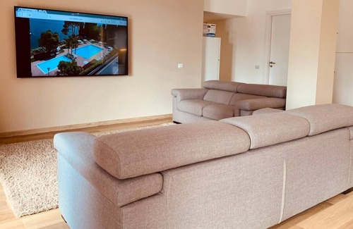 Gonte Apartamento | Martin apartment with pool in Oggebbio