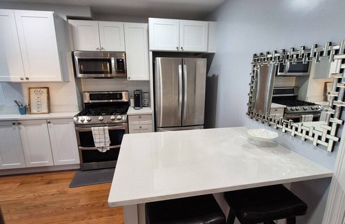 D Street - West Broadway Condominio | Marvelous 2-bedroom condo in South Boston with Private Parking