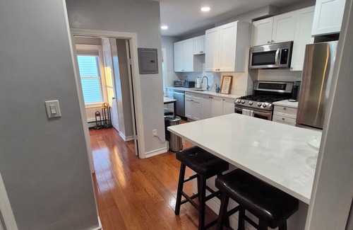 D Street - West Broadway Condominio | Marvelous 2-bedroom condo in South Boston with Private Parking