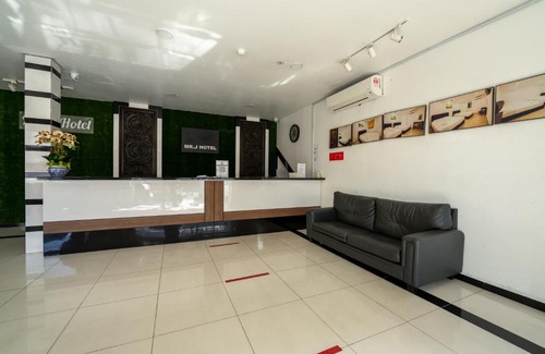 Wakaf Che Yeh Hotel | Mary J Hotel Family 10 pax room