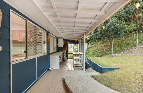 Gympie Casa | Mary's Manor - Stylish & Luxurious 3 Bedroom House - Pets Allowed!