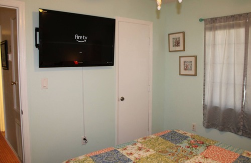 Folly Beach Casa | Maryland Peach ~ Stay for a Peach of a Beach Vacay!