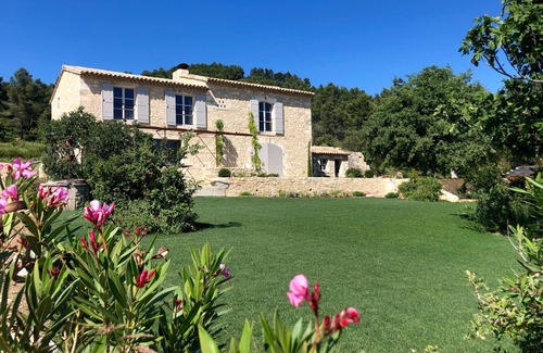 Les Baux-de-Provence Villa | Mas 5* with stones, heart of the Alpilles - Superb view - Pool and Jacuzzi