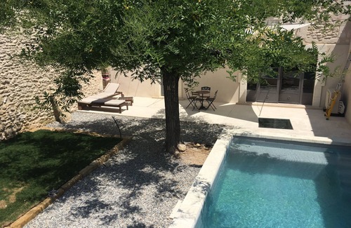 Saint-Hilaire-d'Ozilhan Casa | mas de Ville Avec Piscine, Proche Pont du Gard, 6 Couchages, Climatisation