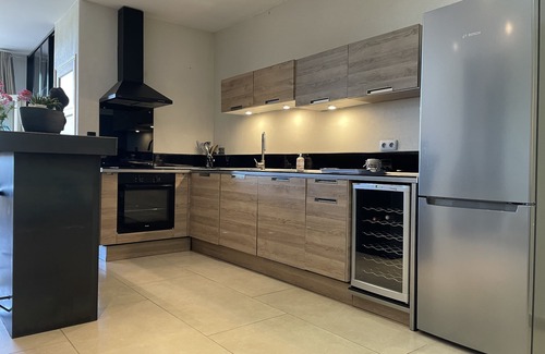 Valreas Casa | Mas Ferme du Chateau Montplaisir 4* "Castle side