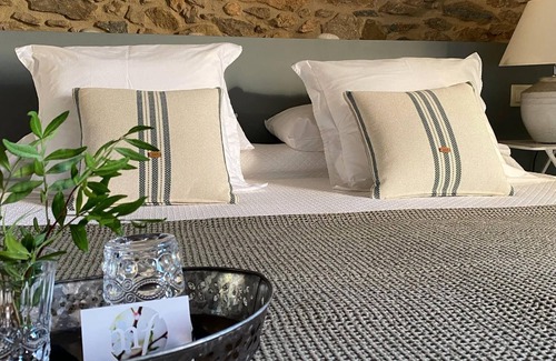 Pals Cama Y Desayuno | Mas Ferran Adults Only