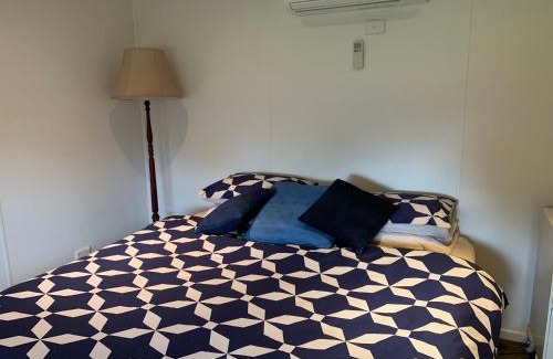 North Yalgogrin Cama Y Desayuno | Mascot Cottage - Pet Friendly and Complimentary Breakfast Hamper