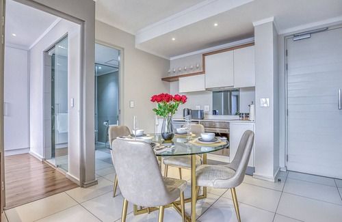 Greater Johannesburg Metropolitan Area Apartamento | Masingita Towers Luxury Hotel. (No load-shedding!)