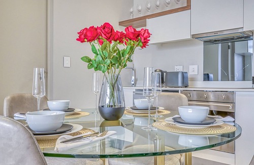 Greater Johannesburg Metropolitan Area Apartamento | Masingita Towers Luxury Hotel. (No load-shedding!)