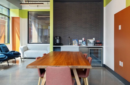 Lockerbie Square Apartamento | Mass w parking lounge & roof deck #15 | Cozysuites