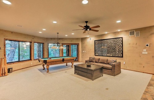 Torreon Casa | Massive Show Low Cabin with Deck - 3 Miles to Lake!