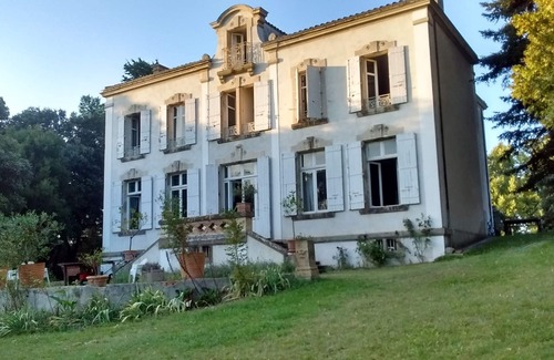 Montreal Casa | Casa principal en alquiler, Montreal de l'Aude - capacidad para 20 personas, grupo asegurado