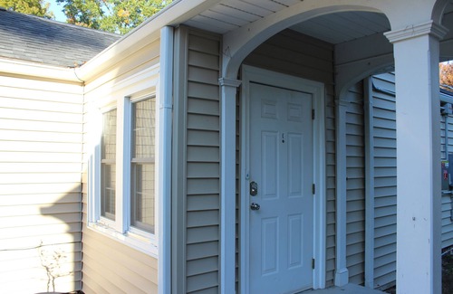 Greensboro Apartamento | Master Suite at the Lake