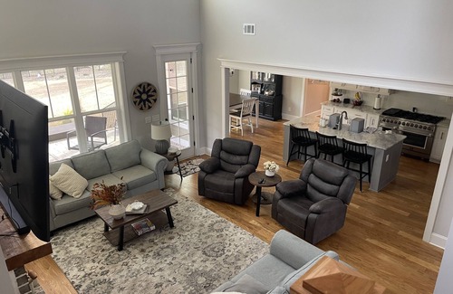 Grovetown Casa | Masters Rental. Brand New Home and secluded from the Masters Craziness.