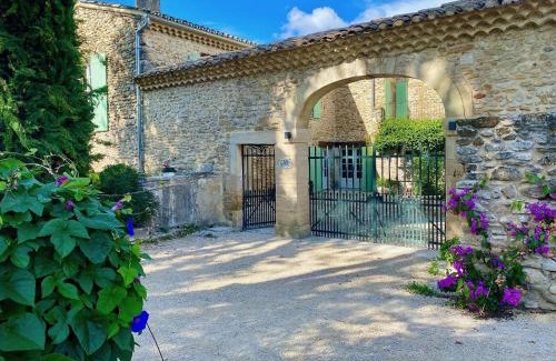 Valreas Cama Y Desayuno | Mastignac Chambre d'hôte