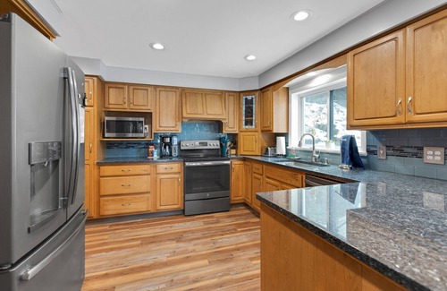 Smyrna Casa | Maston Lake Cottage:Pumpkin Spice & Everything Nice – Enjoy newly added Hot Tub