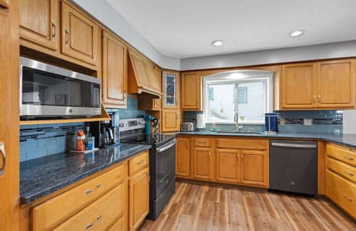 Smyrna Casa | Maston Lake Cottage:Pumpkin Spice & Everything Nice – Enjoy newly added Hot Tub