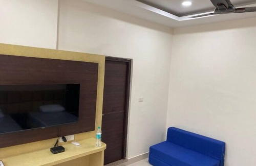 Sualkuchi Casa | Matree Grand Lodge By GRB