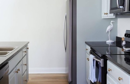 Old Town Bluffton Condominio | May River Breeze! 3-story townhouse in Old Town's Promenade