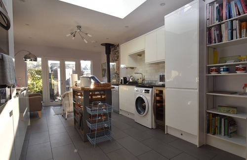 Rye Harbour Cabaña | May's House, only 5 minutes from Rye Harbour Nature Reserve & dog friendly