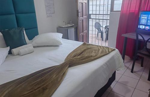 Saldanha Casa | MayBach Hills Palace Guesthouse
