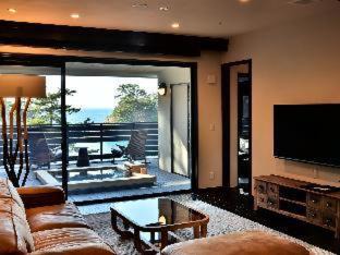 Nishina Hotel | Mayu Futahari