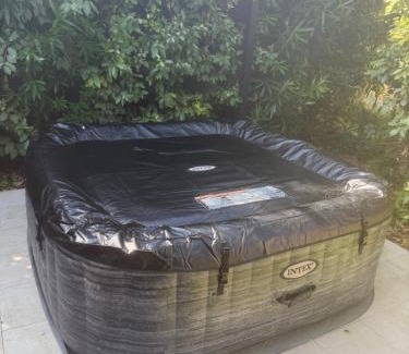 Servian Casa | Mazet des Orchidées - Gîte 4 personnes 50 m2 - Jardin, spa privé De Pâques à fin Septembre - indépendant - stationnement privé