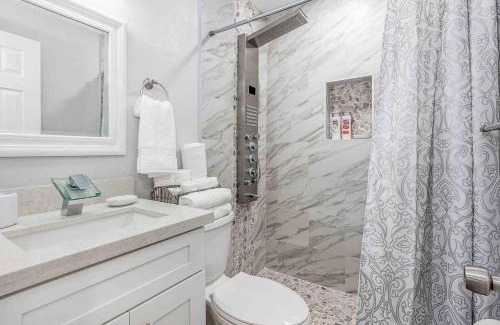 Hollywood Casa | Mazor Luxury Two Bedroom Vacation Home