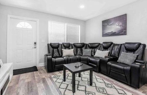 Hollywood Casa | Mazor Luxury Two Bedroom Vacation Home