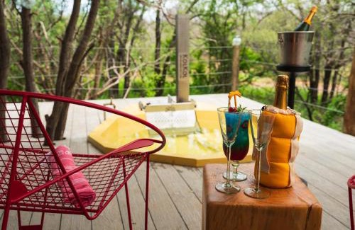 Pilanesberg National Park Cabina | Mbazo Safari Collection