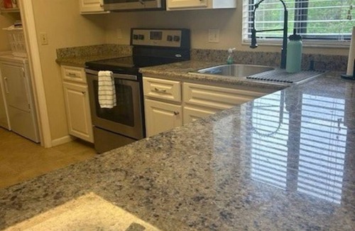 Cypress Lake Condominio | McGregor Village Gem. Highly desirable upper end unit , 16 unit complex
