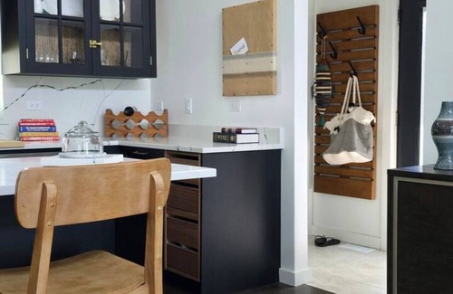 McHenry Casa | McHenry Riverside Retreat – Comfort & Relaxation