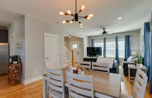 Radnor Apartamento | Mciver- 3 Bedroom Home- HUGE yard! 4.5 miles to Broadway.