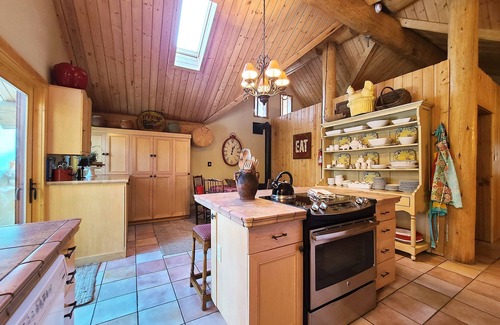McKinney Estates Cabina | McKinney Creek Cabin - Total of 5 bedrooms, 3 baths - Walk to Chambers