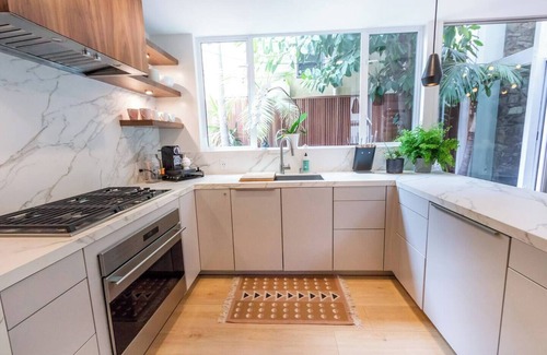 Harbor Casa | MCM modern architectural gem four houses from the bay in Naples, Long Beach.