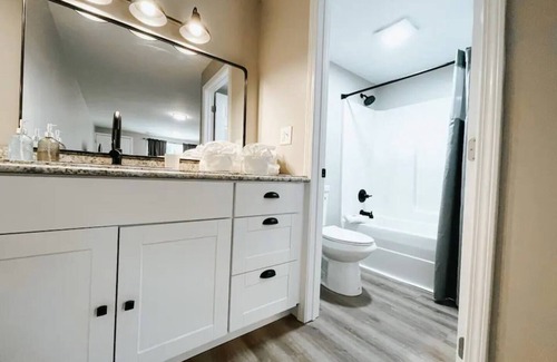 Townsend Hotel | Meadow Room at The Trailblazer Unit 1