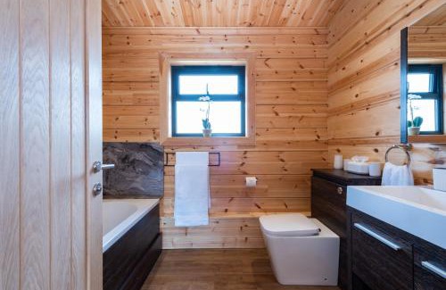 Burstall Casa | Meadow Valley Lodge 3 - Hot Tub