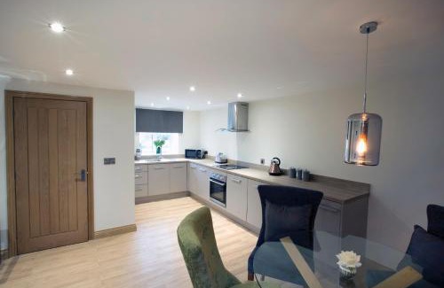 Astbury Casa | Meadowsweet Cottage, Drift House Holiday Cottages