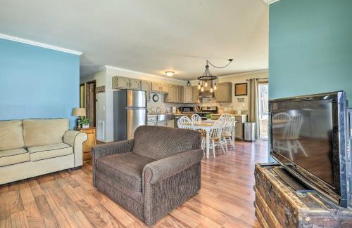 Silver Lake Casa | Mears Abode with Pool Access, Near Silver Lake!