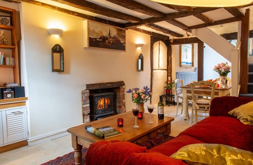 Hadleigh Cabaña | Meddlars a historic cottage on the countryside edge of a vibrant Market Town