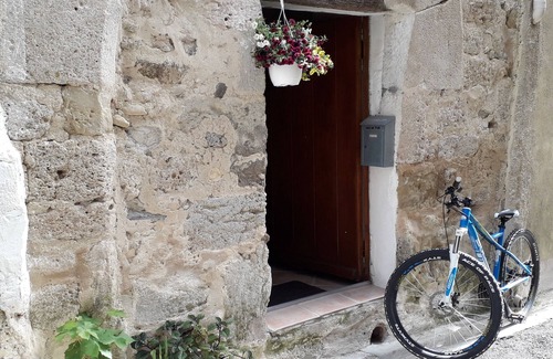 Saint-Genies-de-Fontedit Casa | Casa de pueblo medieval de piedra en circulade histórico