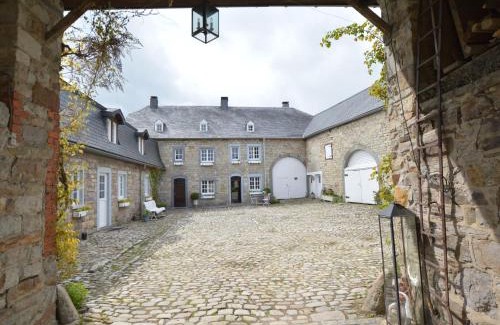 Walk Casa | Medieval farmhouse with private garden