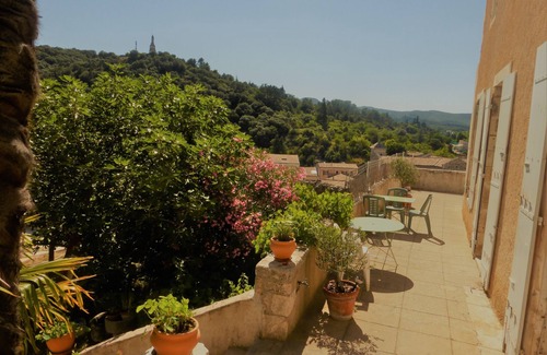 Viviers Casa | casa medieval, terraza, jardín sombreado, piscina exterior