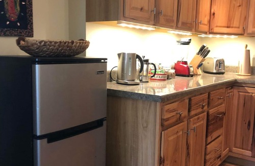 Eureka Springs Apartamento | Meditation Sanctuary, vegan community, 22 acres, nature, walking trail, hot tub.