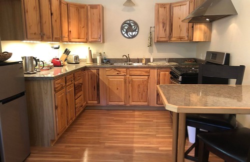 Eureka Springs Apartamento | Meditation Sanctuary, vegan community, 22 acres, nature, walking trail, hot tub.