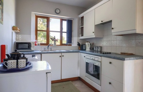 Axminster Cabaña | MEGS ROOST, romantic, character holiday cottage in Colyton