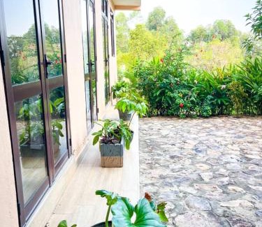 Kihihi Hotel | Meizi-Meera Eco Resort