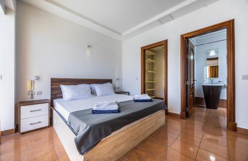 Mellieħa Heights Apartamento | Mellieha Penthouse With Pool And View By Homely