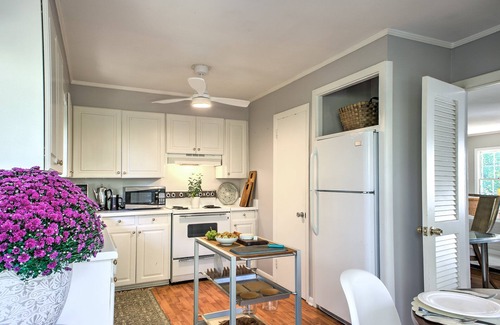 Lynn Casa | Melrose House Cottage: Pet-Friendly Cottage with Patio | walk to downtown